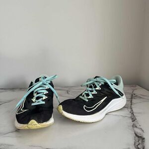 Nike Quest 3 Running Shoes Sneakers Size 8.5 Black/Barley Volt/Glacier Ice